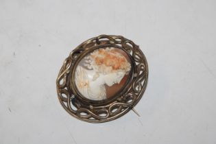 A large Victorian swivel cameo brooch