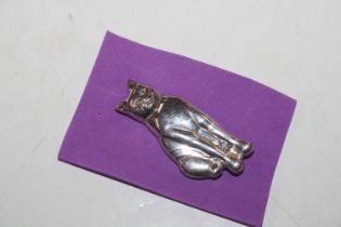 A Sterling cat brooch, approx. 11gms