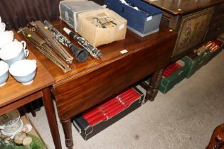 A 19th Century mahogany Pembroke table fitted sing