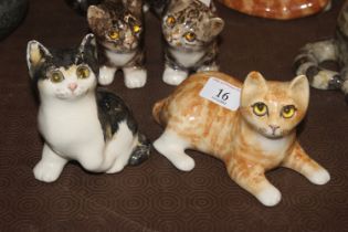 Two Winstanley pottery models of kittens both with