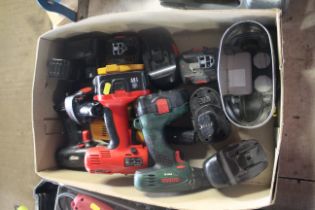 Four various cordless electric drills, various bat