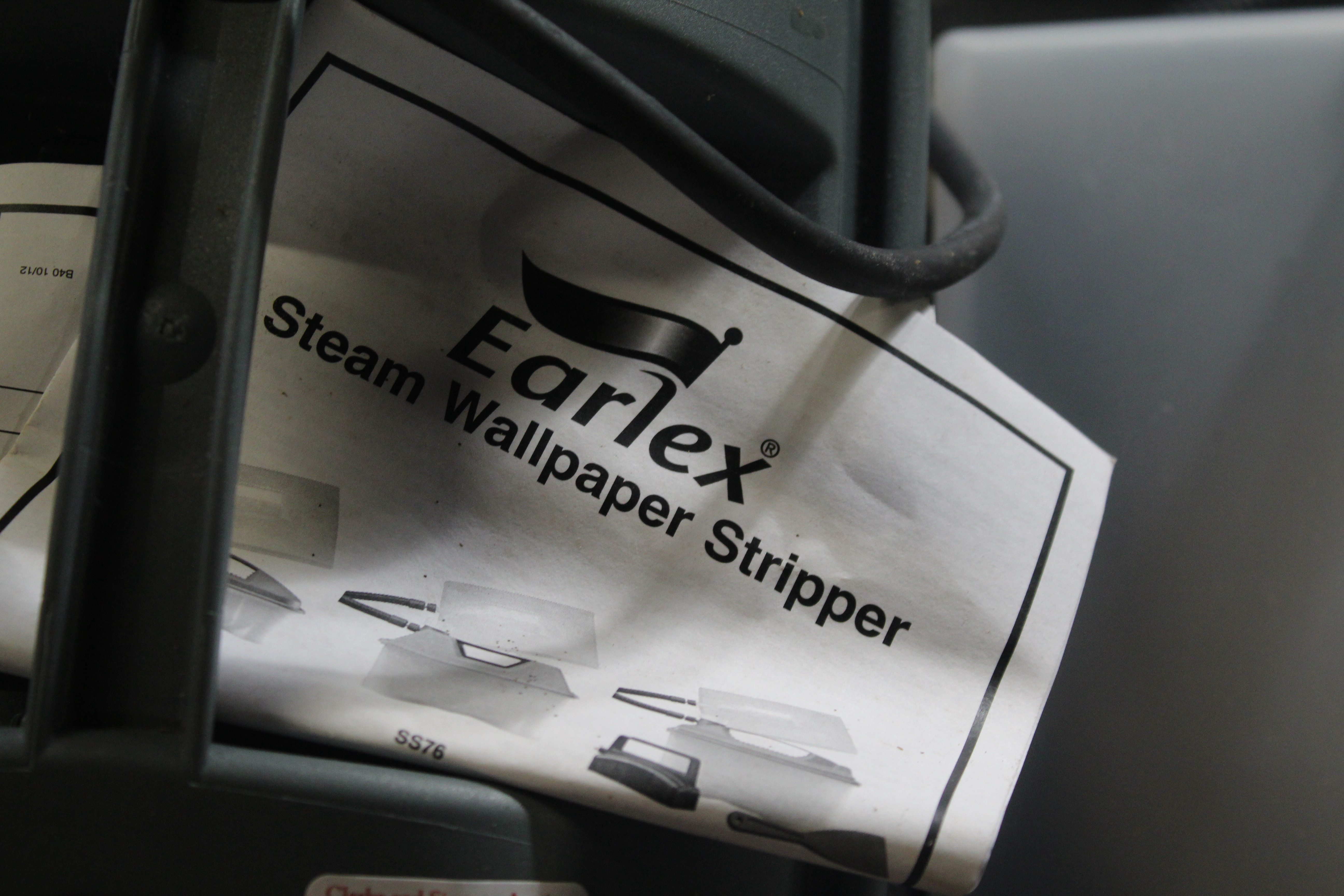 An Earlex stream wallpaper stripper with instructi - Image 2 of 2