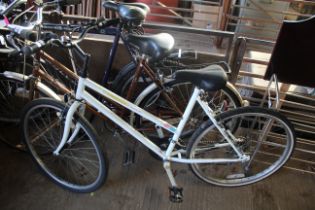 A ladies Coventry Eagle 73X71 bicycle with 2x5 spe