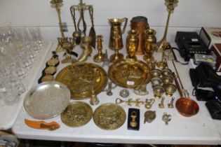 A collection of various brass ware including Art D