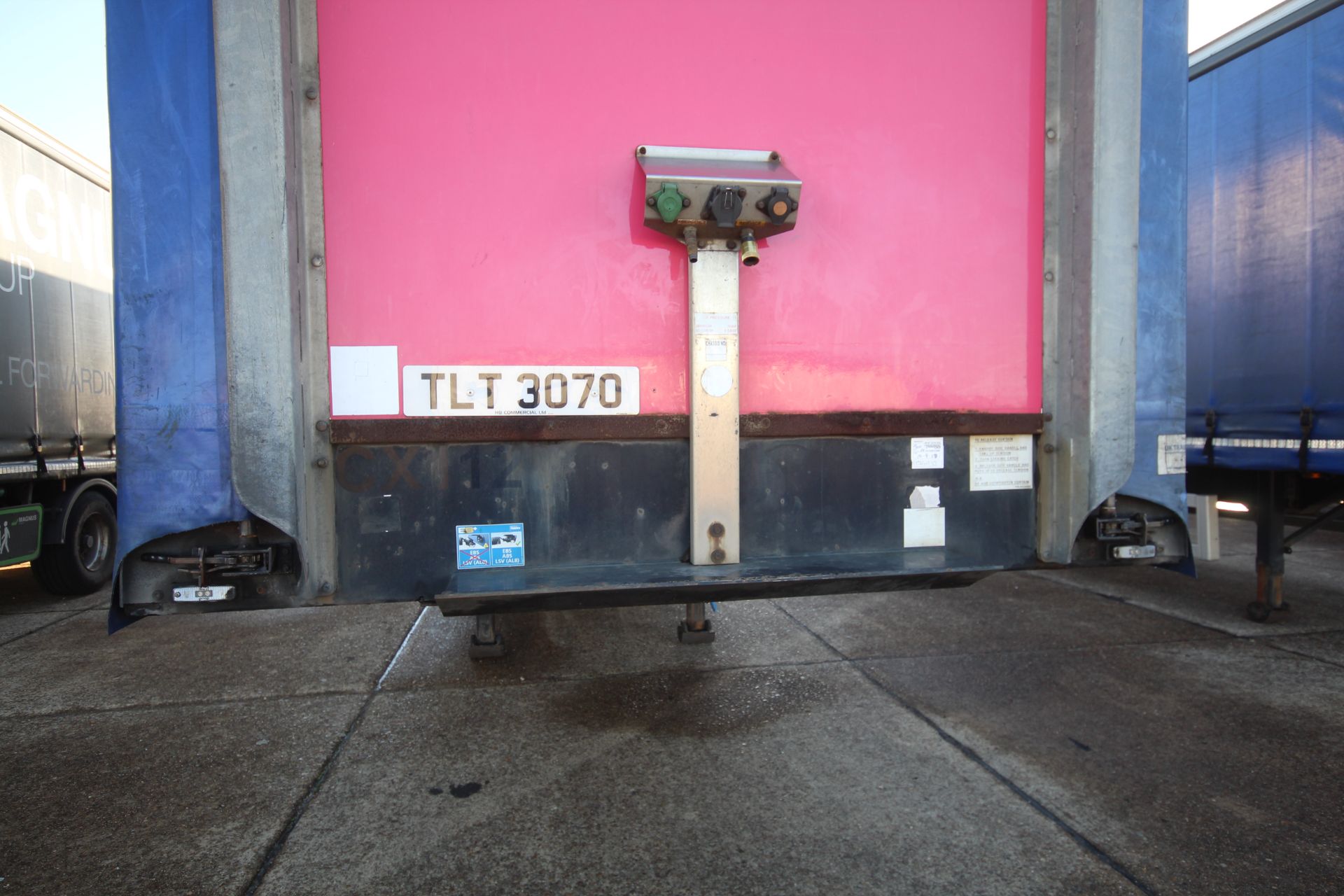 Montracon 39T 13.6m tri-axle curtain-side trailer. Registration C351369. 2013. MOT until 31/01/2024. - Image 5 of 87