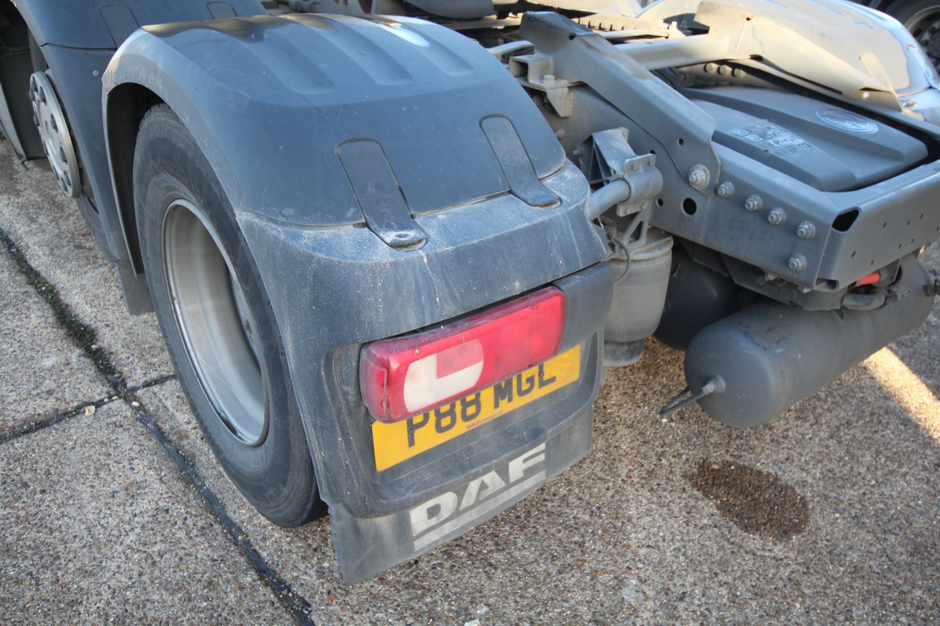 DAF XF 480 FTG 6X2 Euro 6D auto mid-lift and steer 44T unit. Registration P88 MGL. Date of first - Image 27 of 102