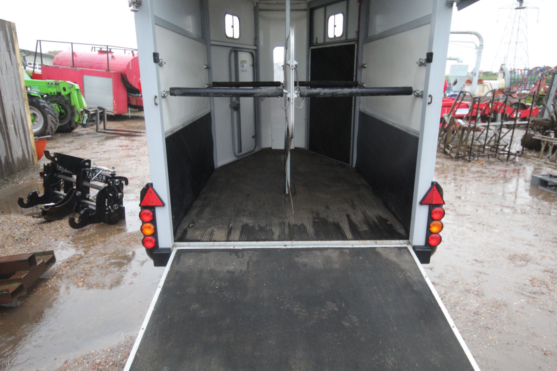 Ifor Williams HB511 twin axle horsebox. To take two 16hh horses. Owned from new and recent main - Image 22 of 29