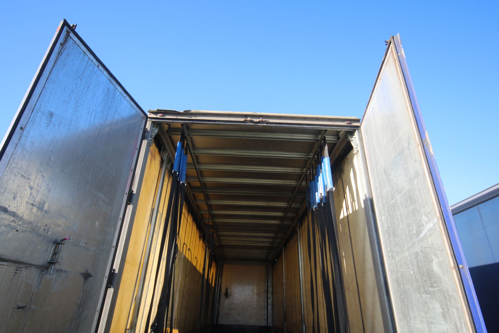 Montracon 33T 10.6m twin axle urban curtain-side trailer. Registration C354189. 2013. MOT until 31/ - Image 56 of 89