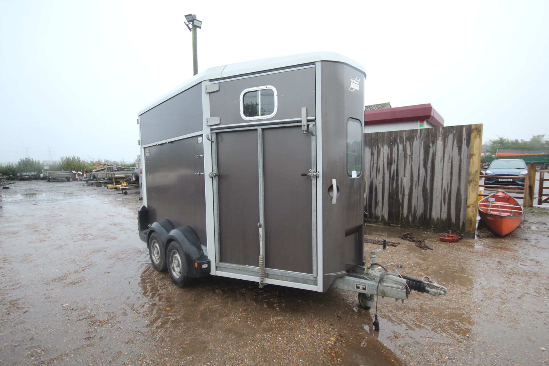 Ifor Williams HB511 twin axle horsebox. To take two 16hh horses. Owned from new and recent main - Image 2 of 29