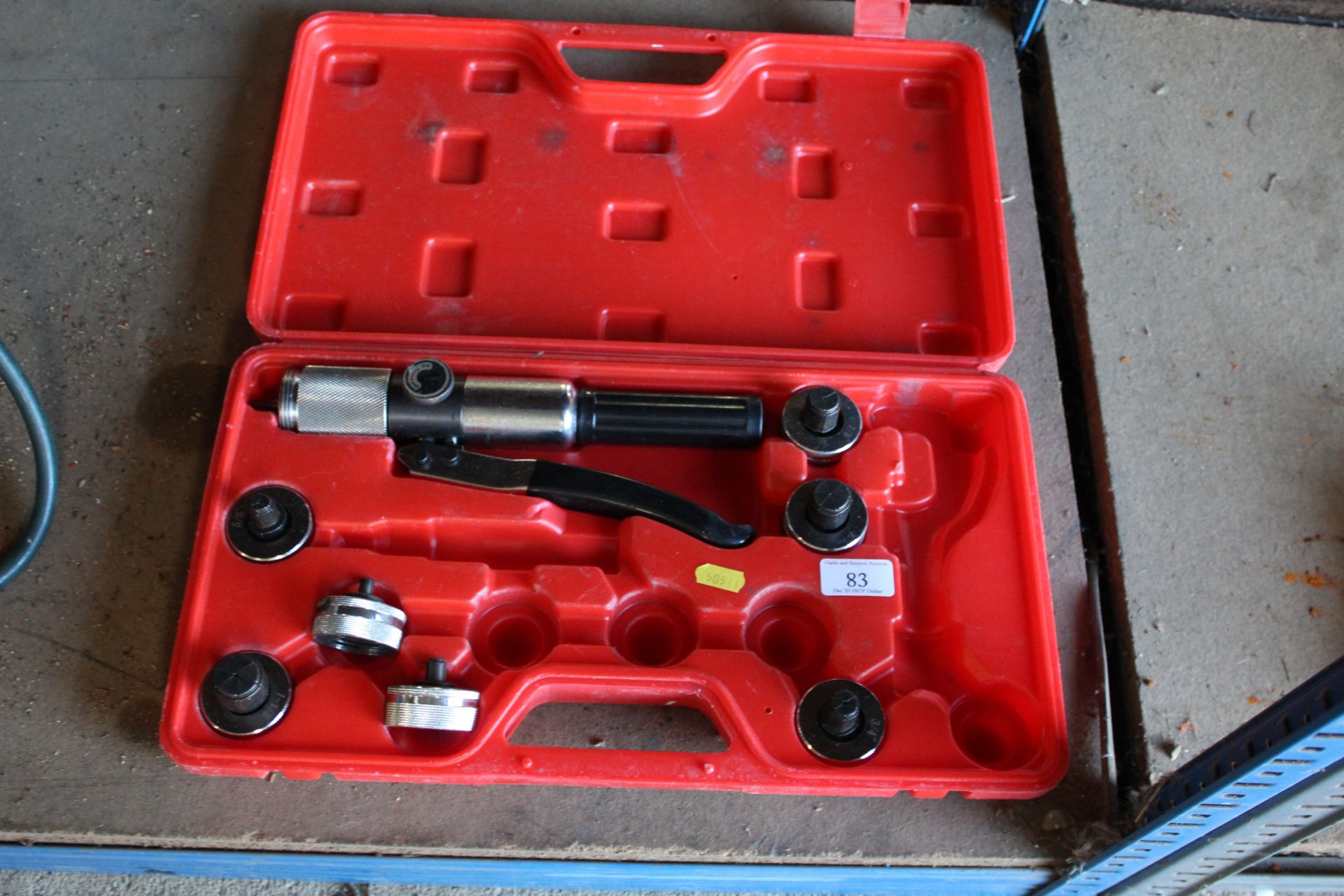 Hydraulic tube expanding tool kit. V CAMPSEA ASHE