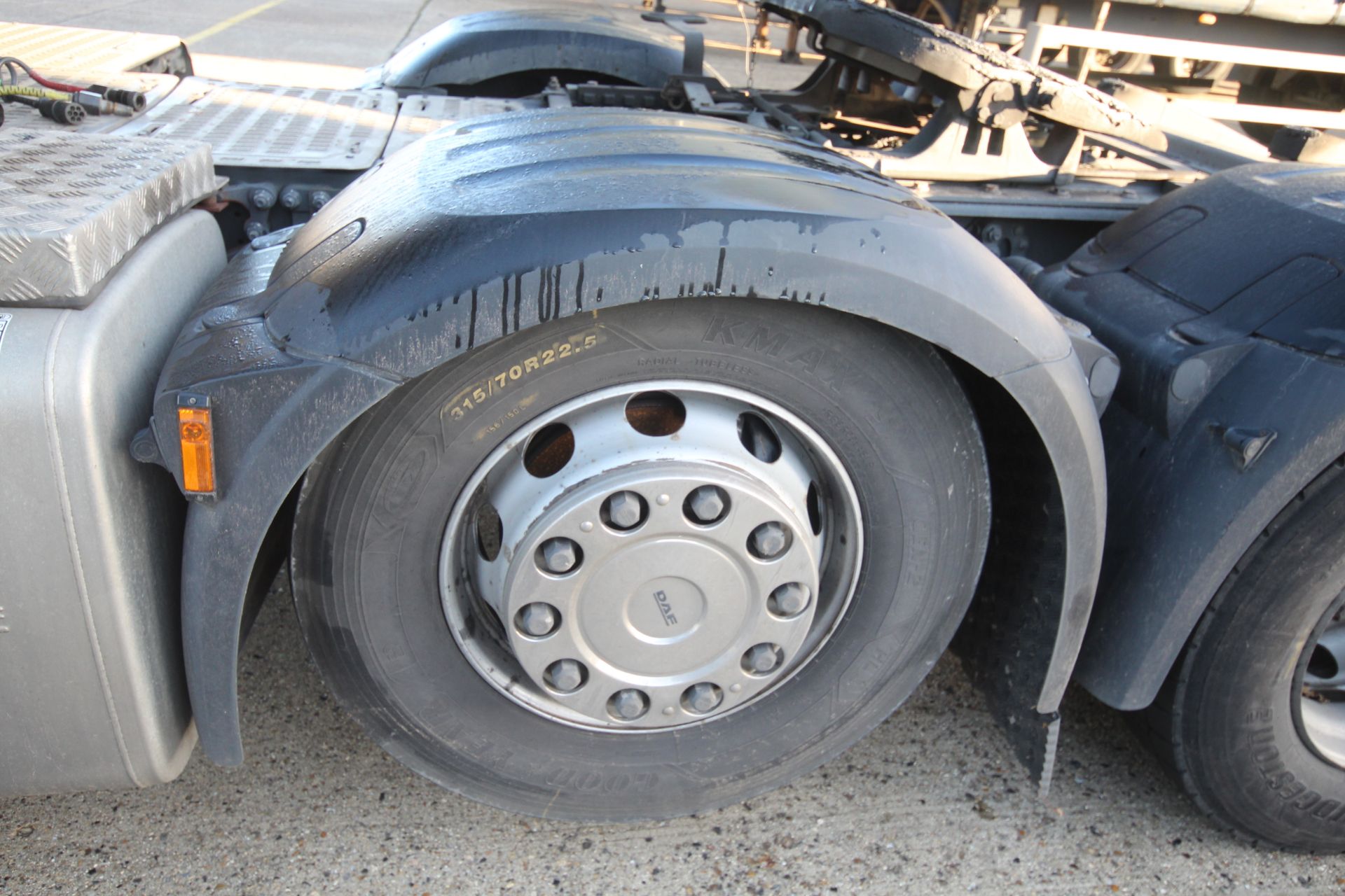 DAF XF 480 FTG 6X2 Euro 6D auto mid-lift and steer 44T unit. Registration P31 MGL. Date of first - Image 23 of 122