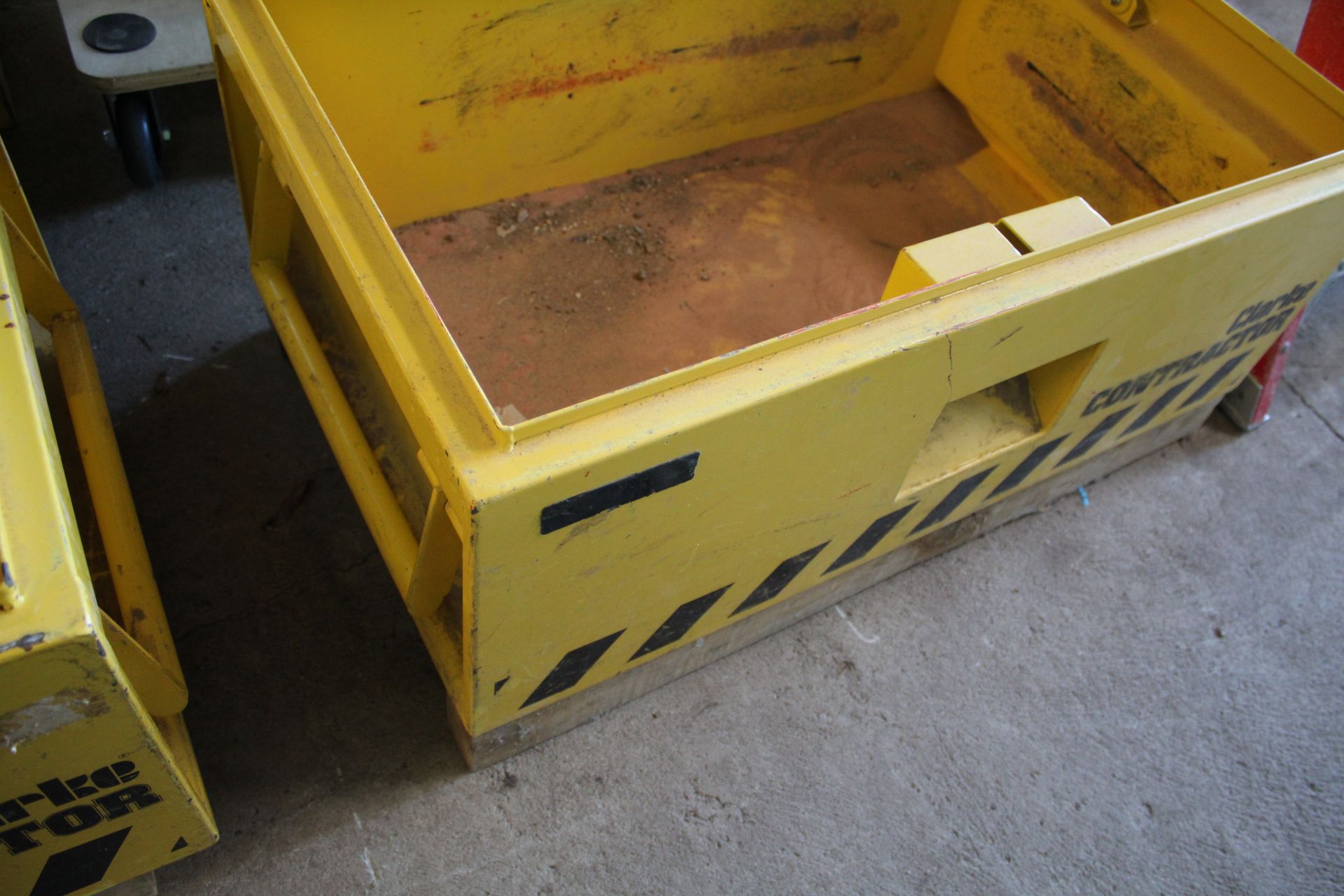 Clarke Contractor secure toolbox. V CAMPSEA ASHE - Image 2 of 6