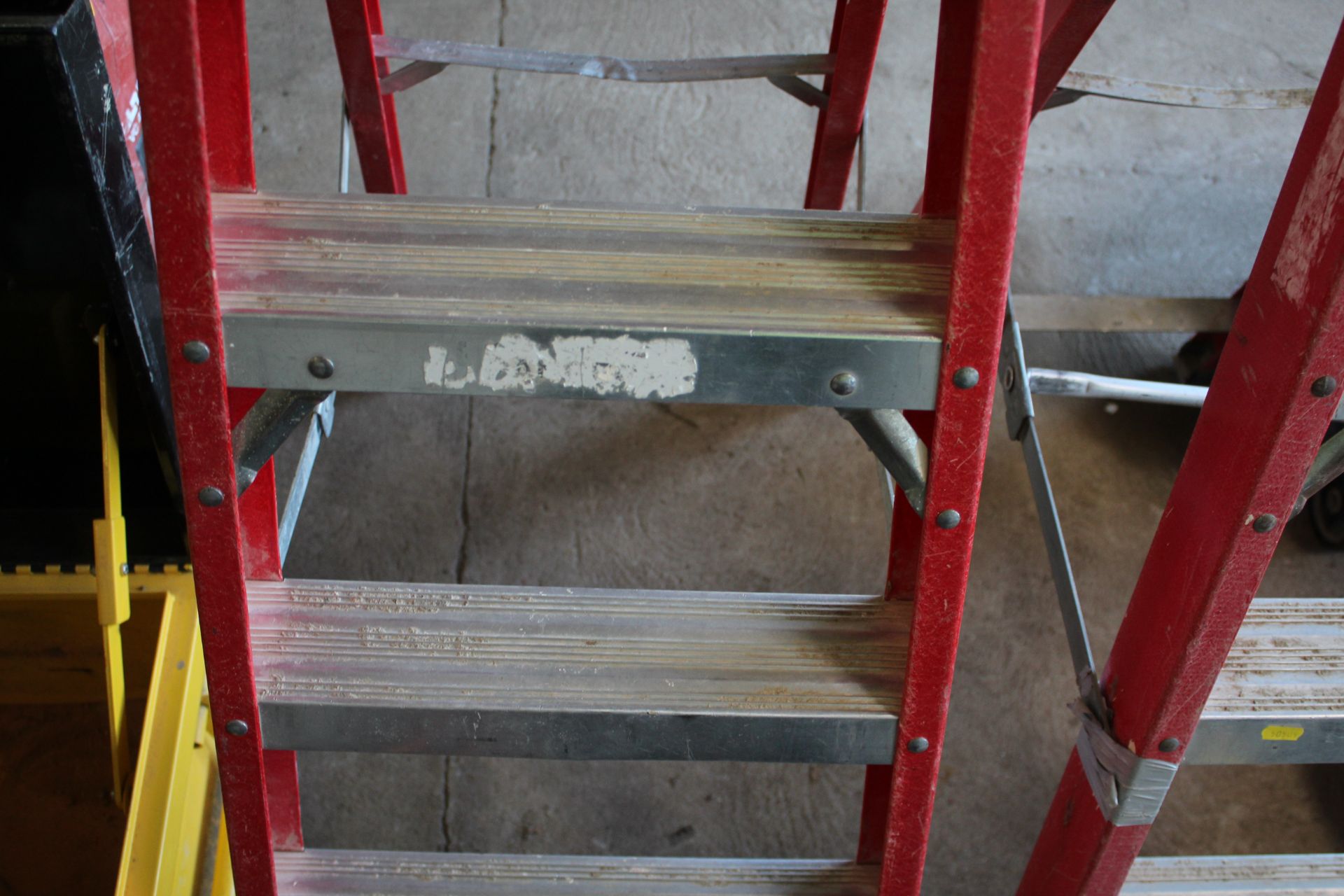 Fibreglass step ladder. V CAMPSEA ASHE - Image 3 of 5
