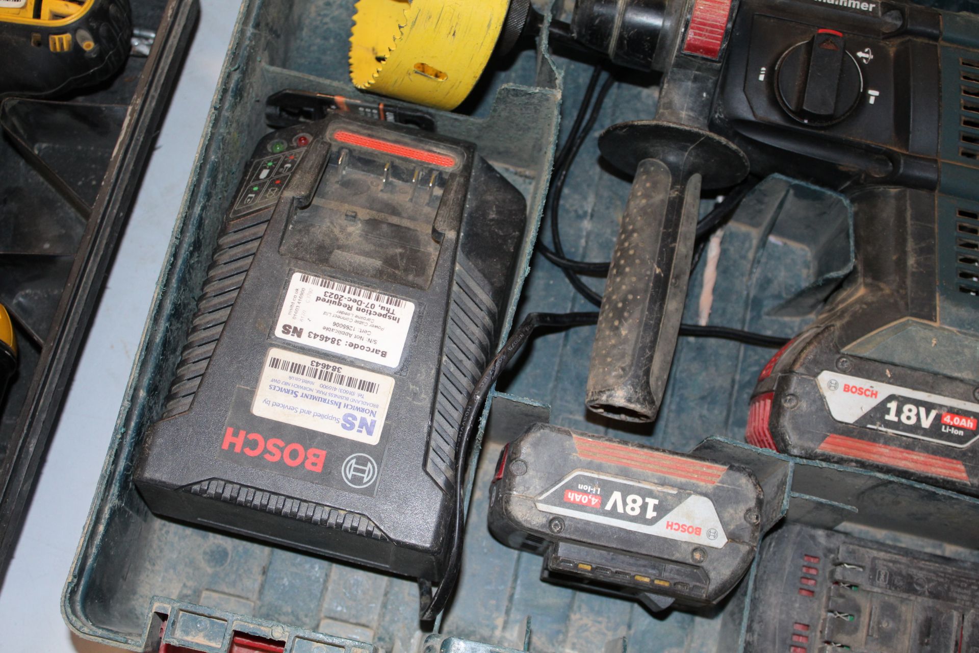 Bosch 18v professional cordless hammer drill with 4x batteries and charger in case. V CAMPSEA ASHE - Image 3 of 6