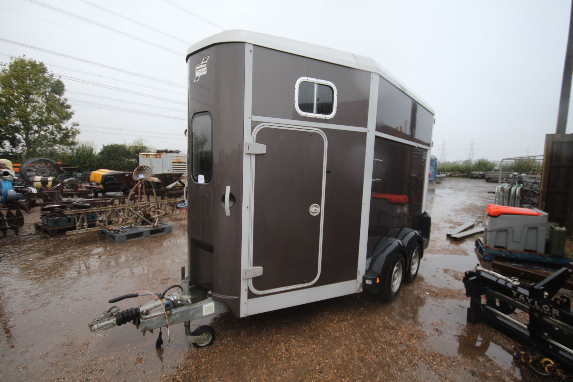 Ifor Williams HB511 twin axle horsebox. To take two 16hh horses. Owned from new and recent main