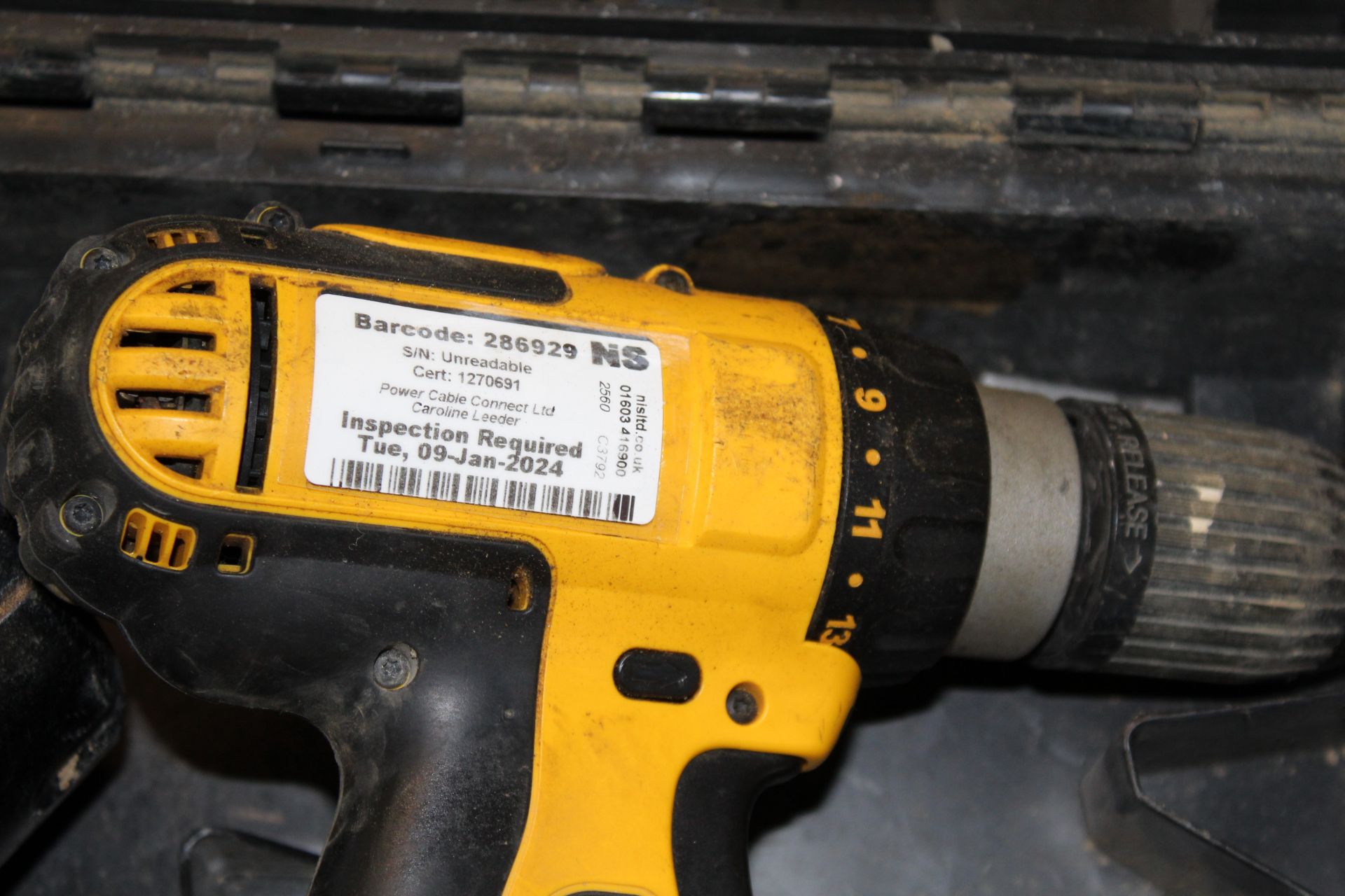 Dewalt 18v cordless drill with 2x batteries and charger in case. V CAMPSEA ASHE - Image 5 of 5