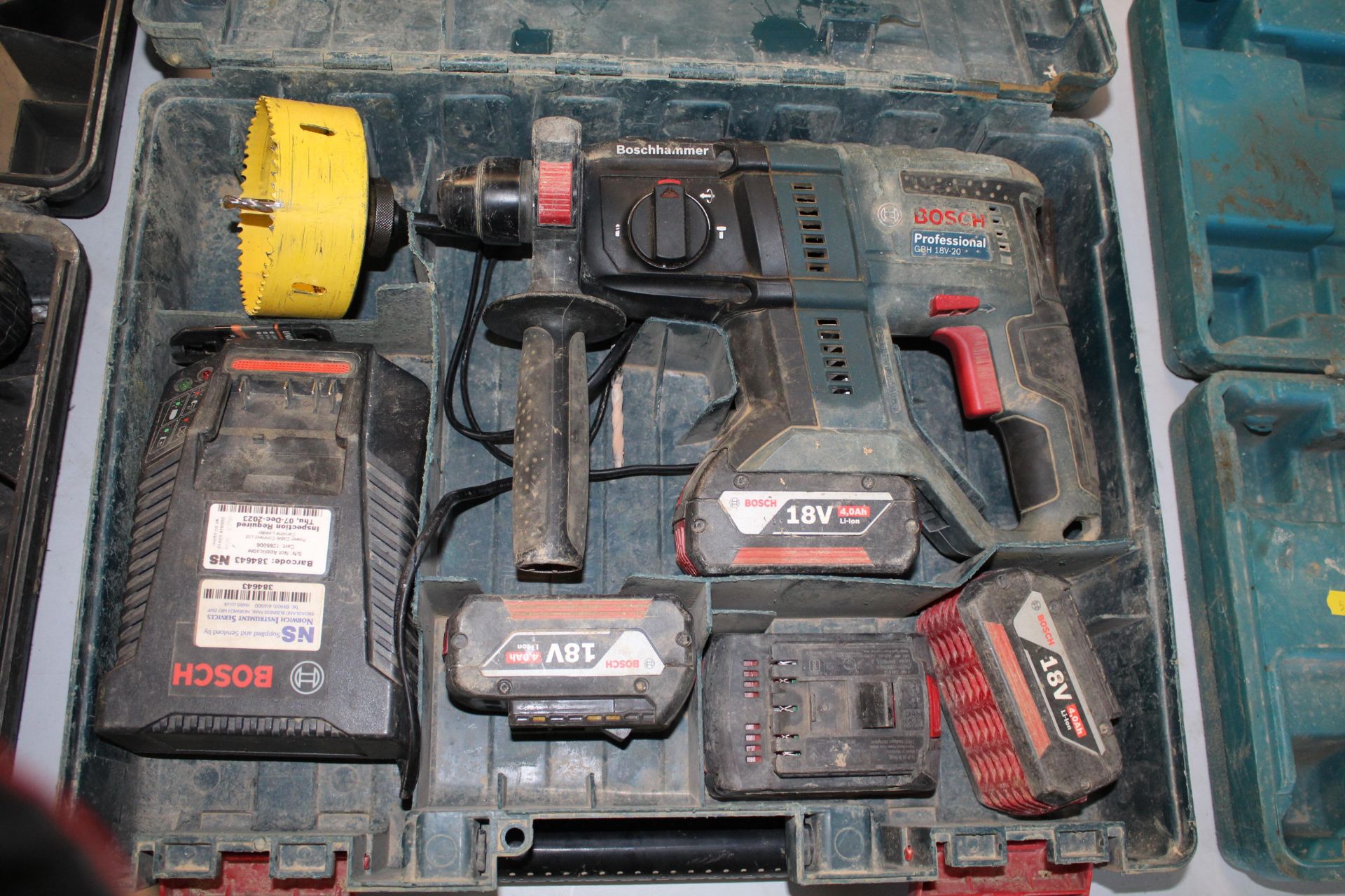 Bosch 18v professional cordless hammer drill with 4x batteries and charger in case. V CAMPSEA ASHE - Image 2 of 6