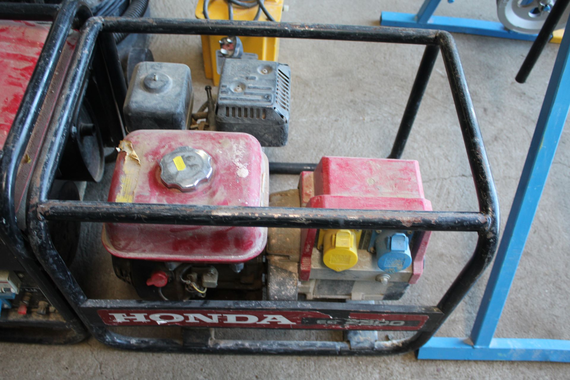 2x generators. For spares or repair. V CAMPSEA ASHE - Image 2 of 9