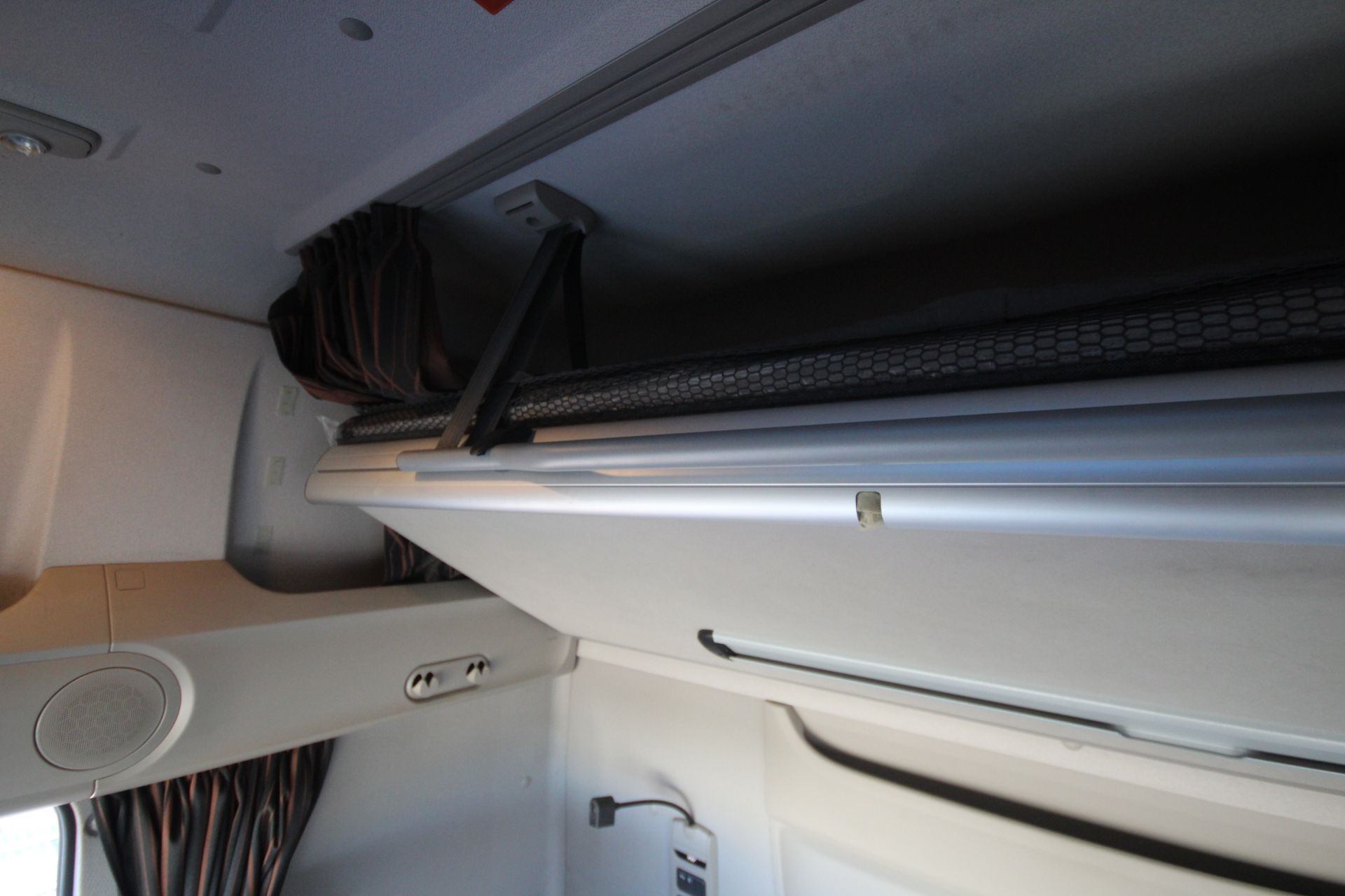 DAF XF 480 FTG 6X2 Euro 6D auto mid-lift and steer 44T unit. Registration P88 MGL. Date of first - Image 87 of 102