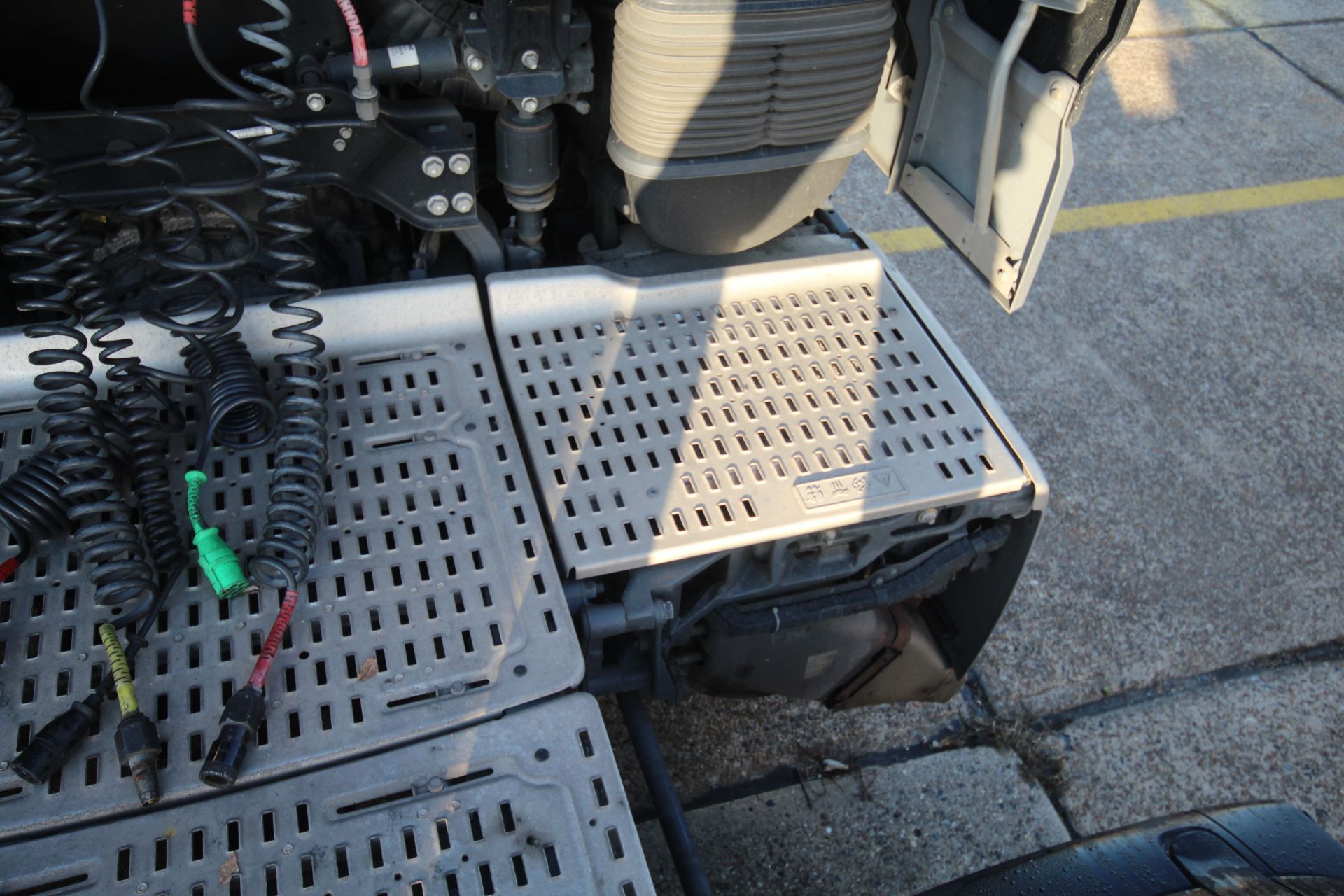 DAF XF 480 FTG 6X2 Euro 6D auto mid-lift and steer 44T unit. Registration P31 MGL. Date of first - Image 50 of 122