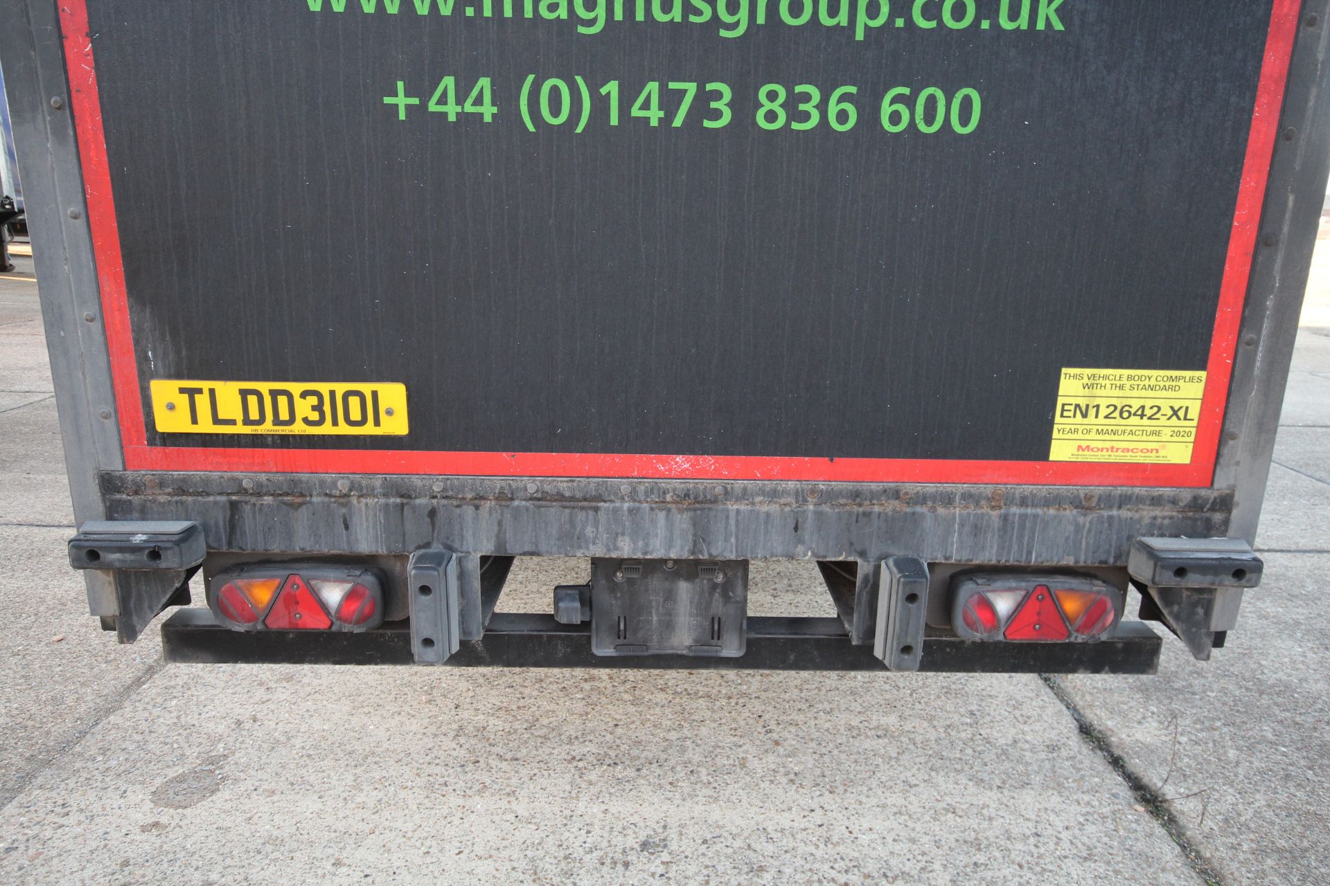 Montracon 39T 13.6m tri-axle step frame double deck curtain-side trailer. Registration C527332. - Image 31 of 83