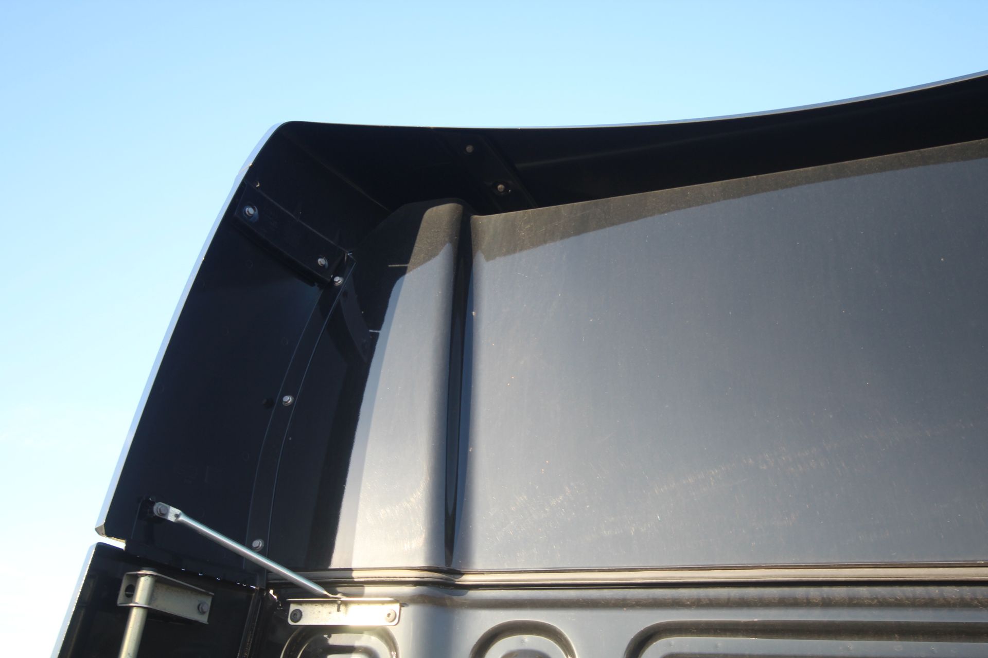 DAF XF 480 FTG 6X2 Euro 6D auto mid-lift and steer 44T unit. Registration P88 MGL. Date of first - Image 54 of 102