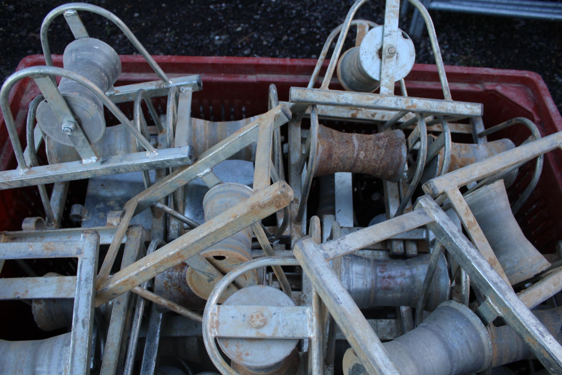 Dolav containing a large quantity of cable rollers. V CAMPSEA ASHE - Image 3 of 3