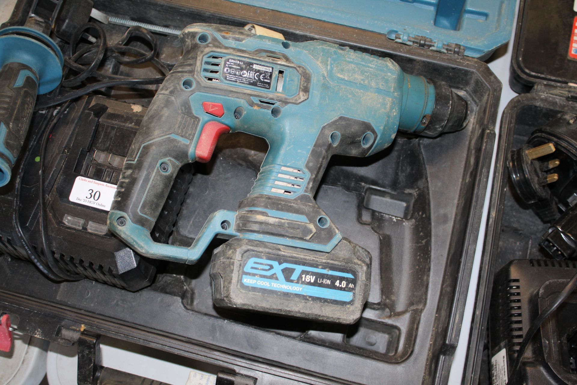 Erbauer 18v cordless hammer drill with battery and charger in a case. V CAMPSEA ASHE - Image 5 of 6