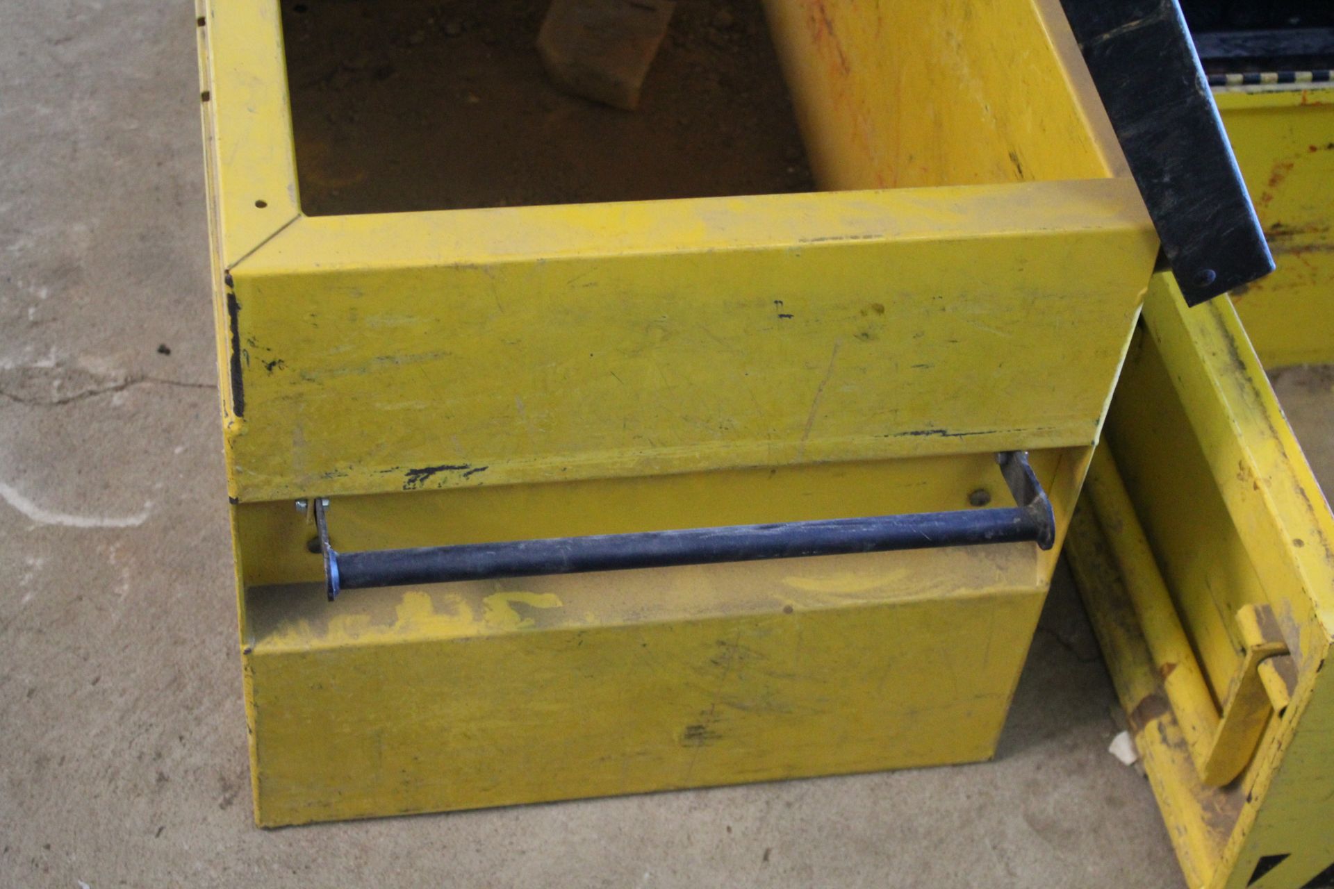 Van Vault tool box (no keys). V CAMPSEA ASHE - Image 4 of 6