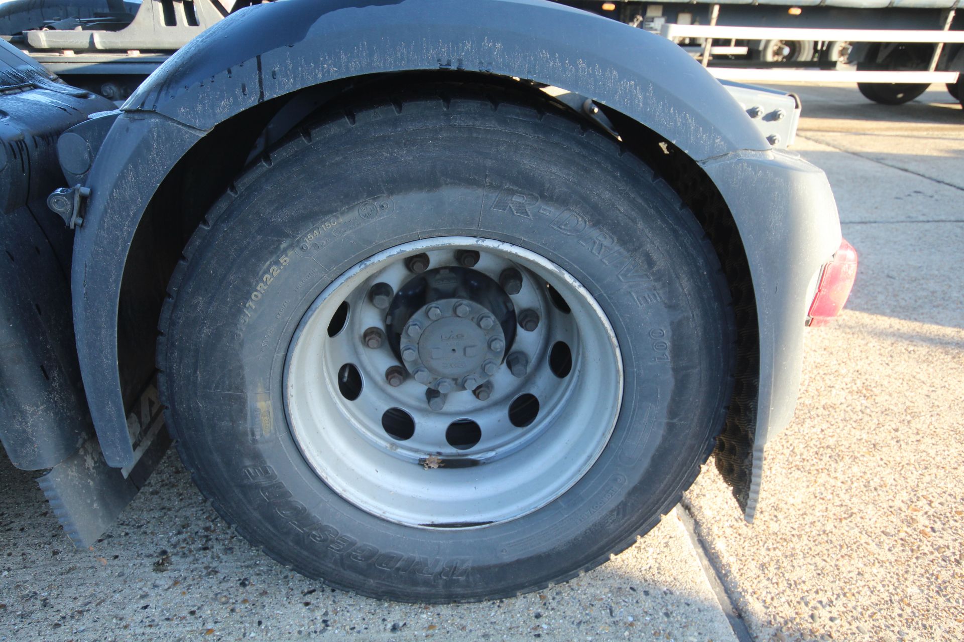 DAF XF 480 FTG 6X2 Euro 6D auto mid-lift and steer 44T unit. Registration P31 MGL. Date of first - Image 25 of 122