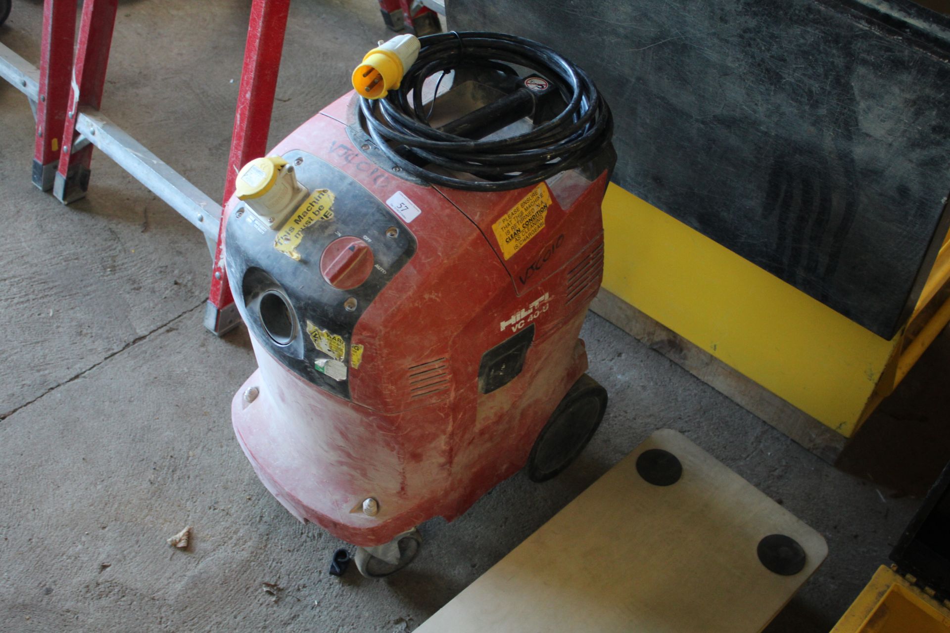 Hilti 110v VC40-U 32amp vacuum. V CAMPSEA ASHE