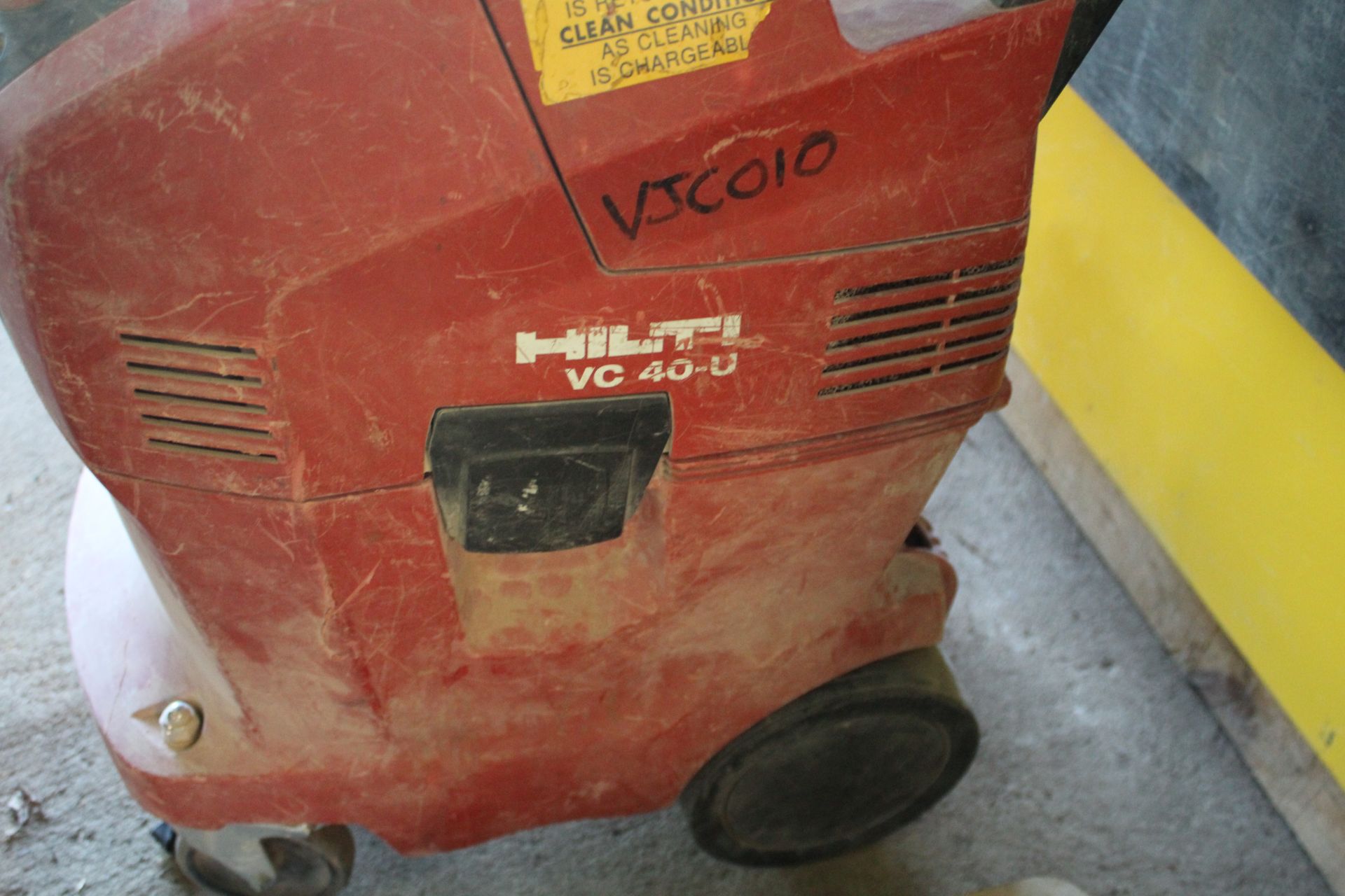 Hilti 110v VC40-U 32amp vacuum. V CAMPSEA ASHE - Image 6 of 8