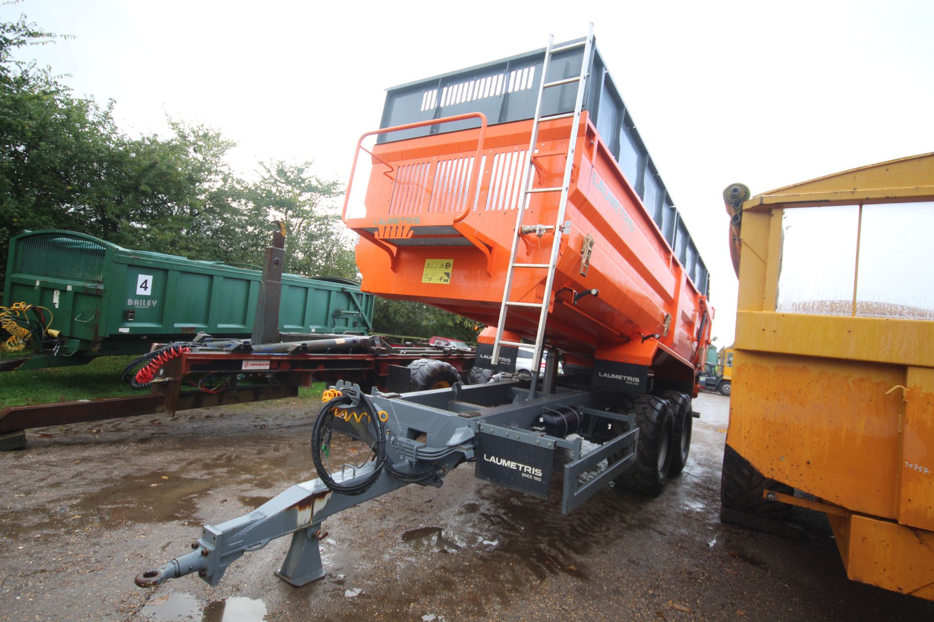 Laumetris PTL17P 17T twin axle tipping trailer. 2018. With 600/55R22.5 floatation wheels and - Image 2 of 55