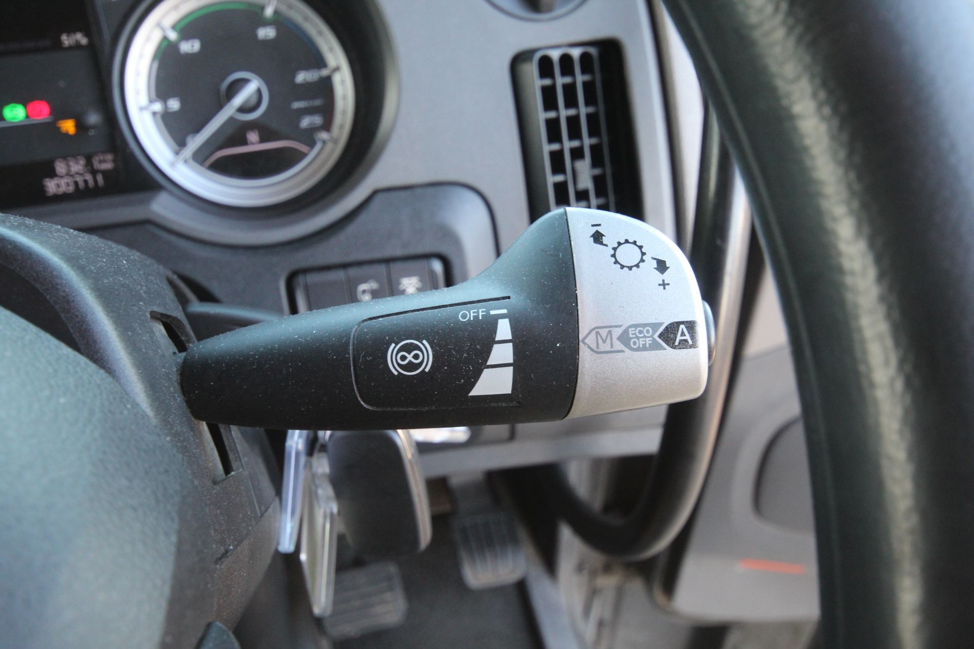 DAF XF 480 FTG 6X2 Euro 6D auto mid-lift and steer 44T unit. Registration P88 MGL. Date of first - Image 74 of 102