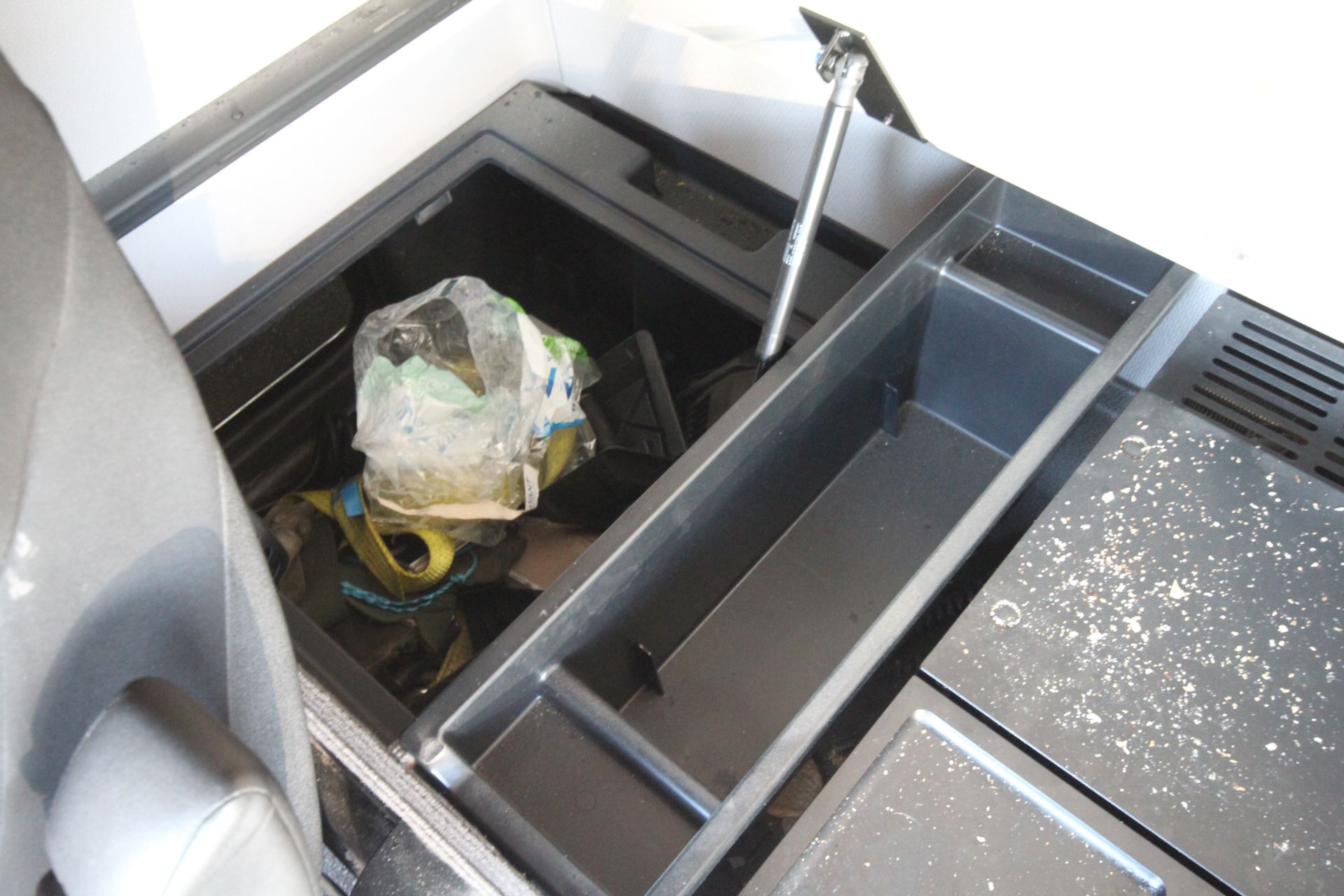 DAF XF 480 FTG 6X2 Euro 6D auto mid-lift and steer 44T unit. Registration P31 MGL. Date of first - Image 98 of 122