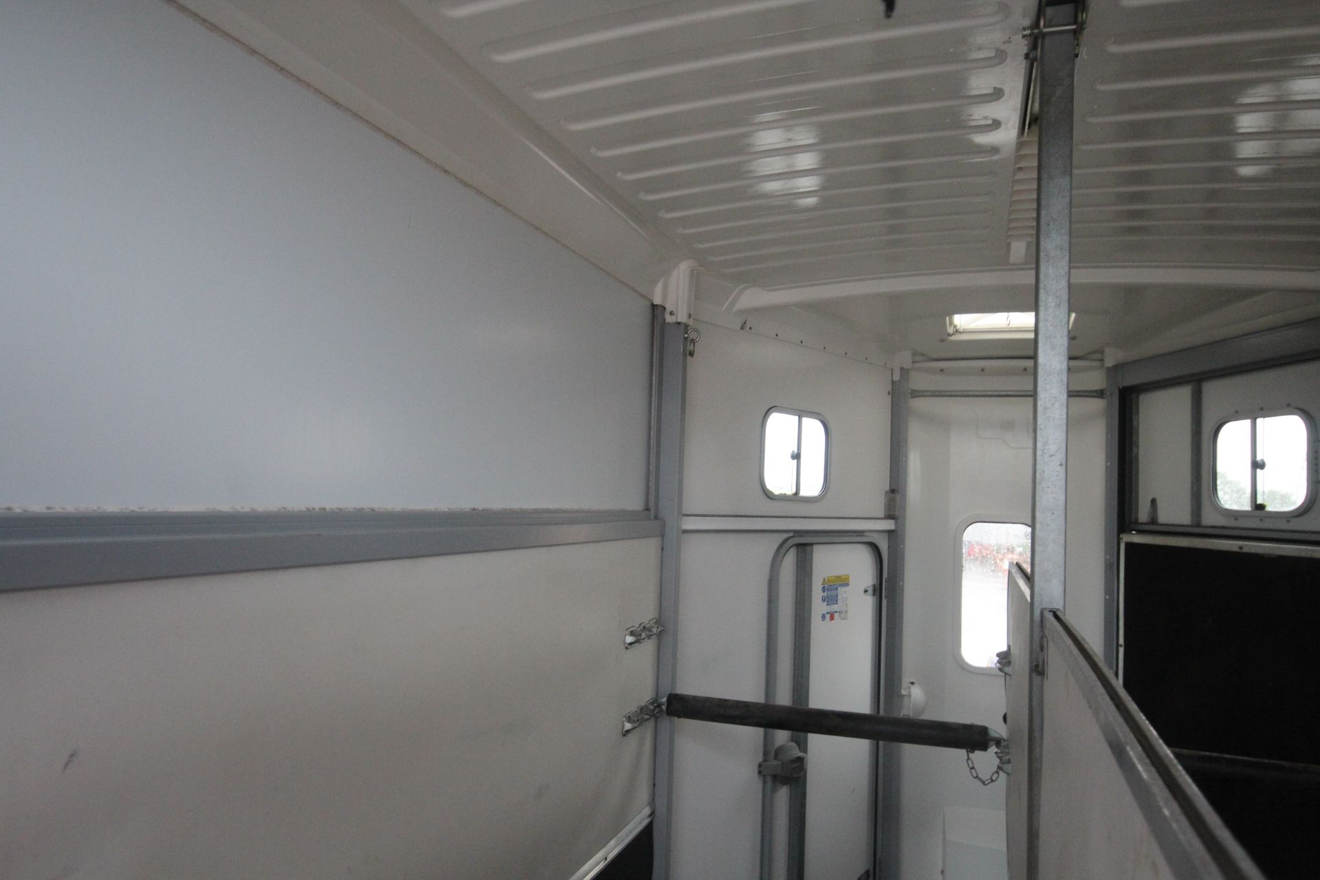 Ifor Williams HB511 twin axle horsebox. To take two 16hh horses. Owned from new and recent main - Image 24 of 29