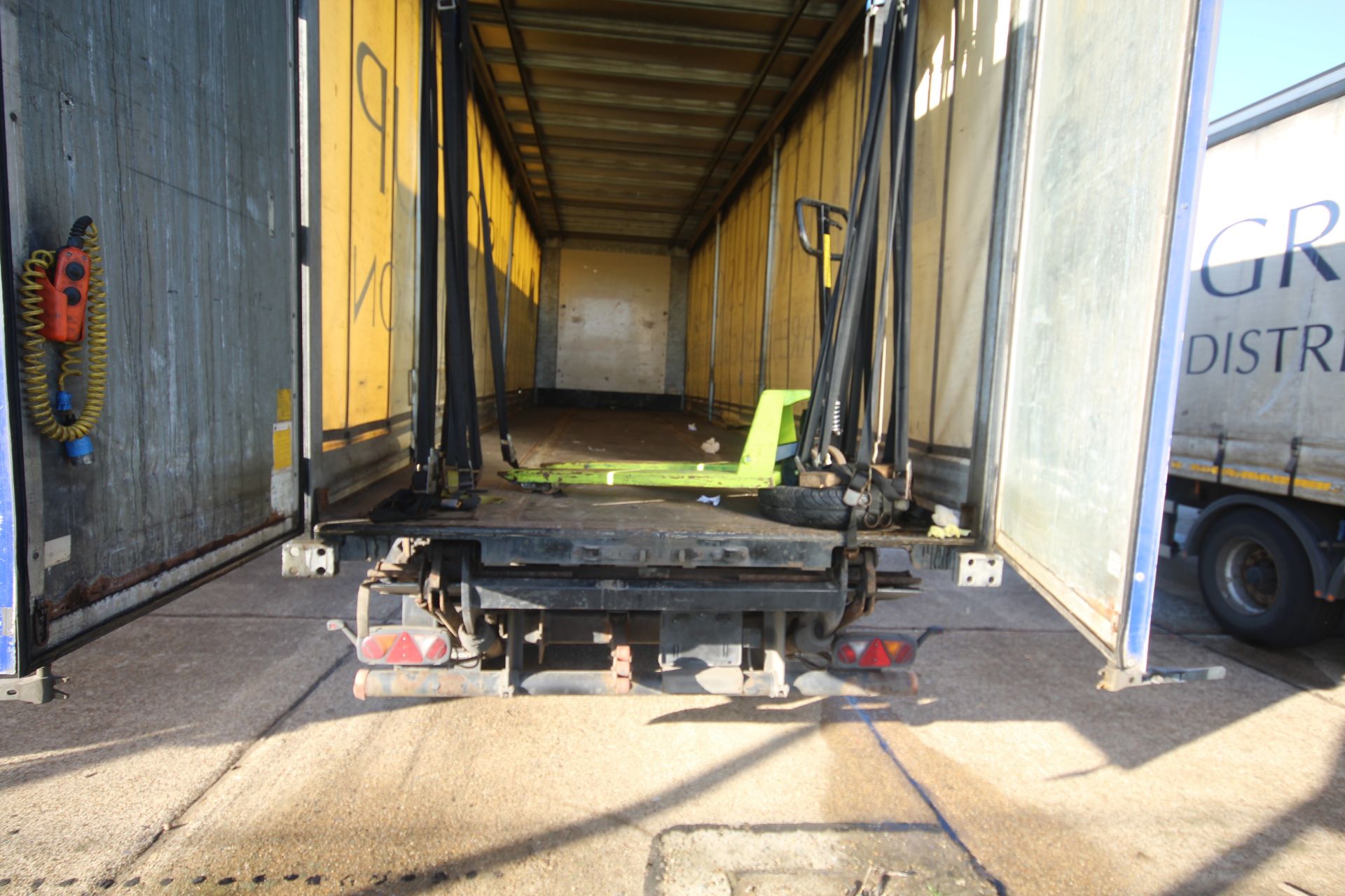 Montracon 33T 10.6m twin axle urban curtain-side trailer. Registration C353990. 2014. MOT until 31/ - Image 59 of 85