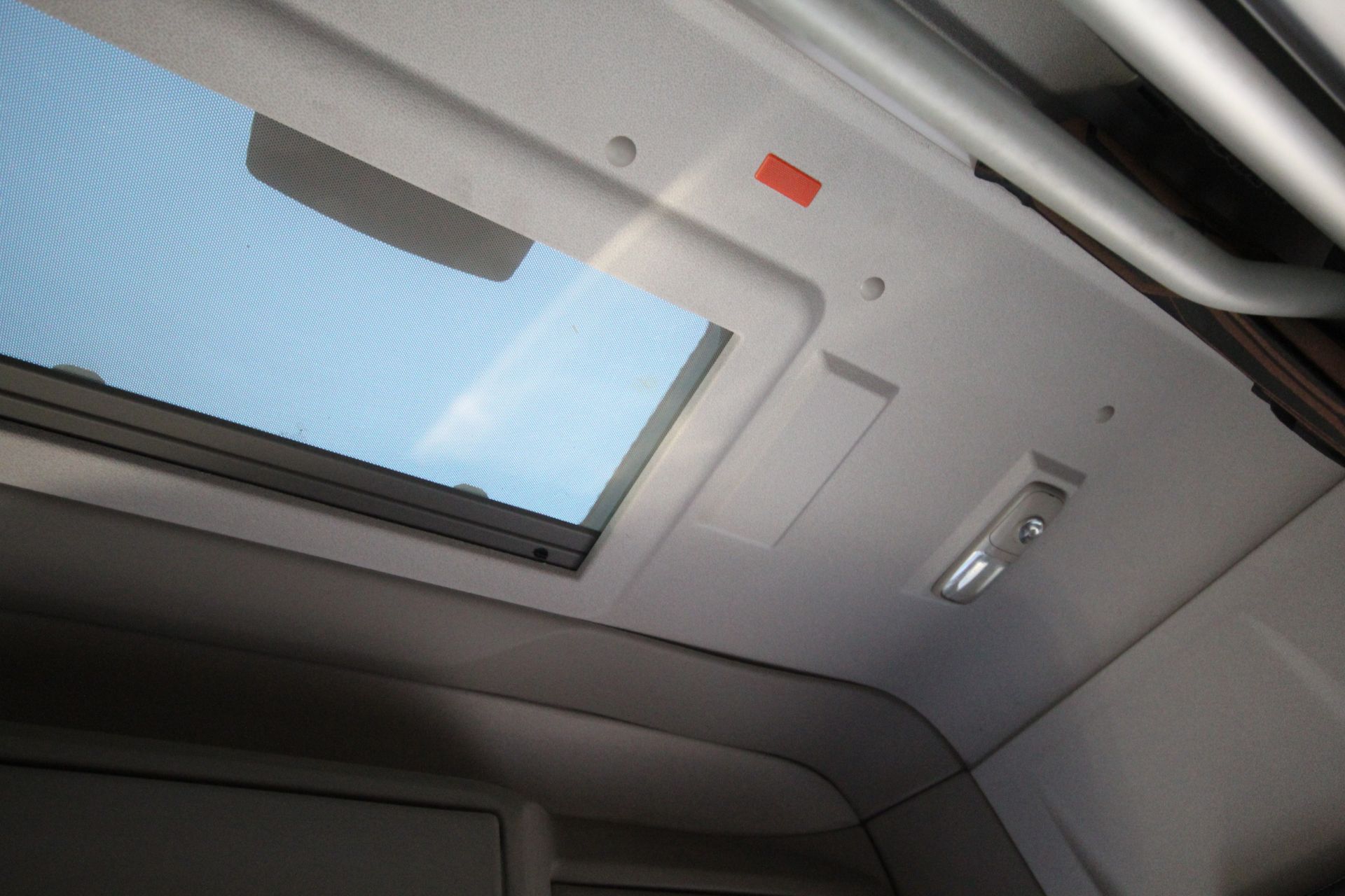 DAF XF 480 FTG 6X2 Euro 6D auto mid-lift and steer 44T unit. Registration P31 MGL. Date of first - Image 91 of 122