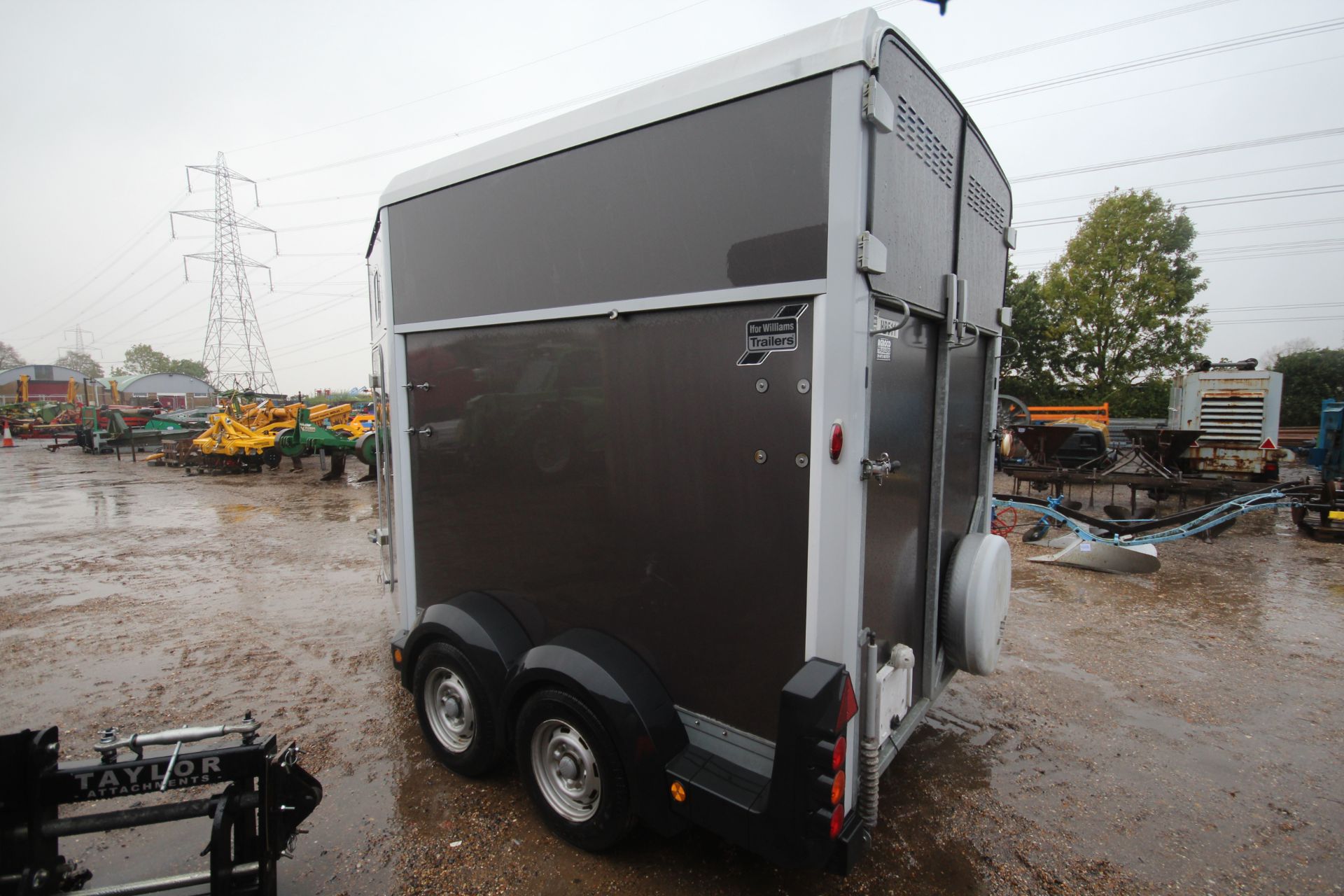 Ifor Williams HB511 twin axle horsebox. To take two 16hh horses. Owned ...
