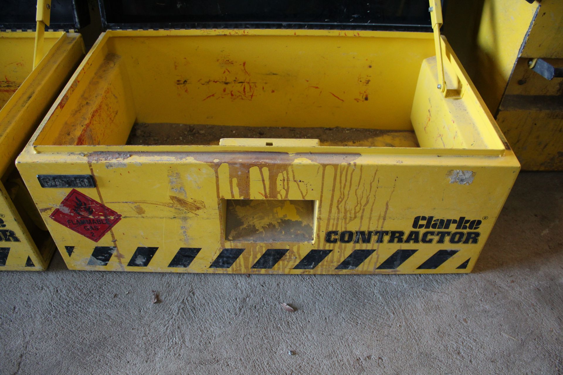 Clarke Contractor secure toolbox. V CAMPSEA ASHE - Image 2 of 4