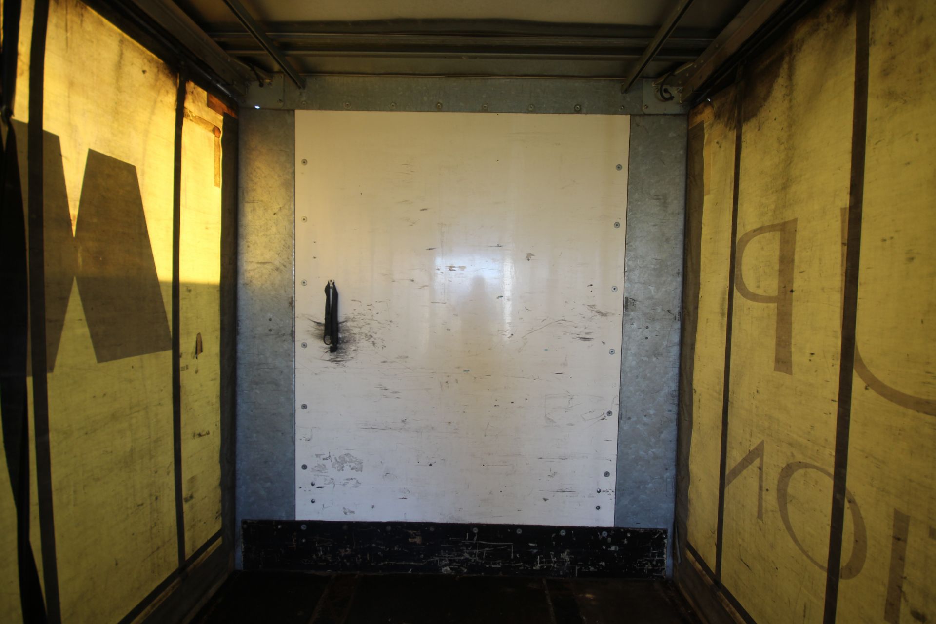 Montracon 33T 10.6m twin axle urban curtain-side trailer. Registration C354189. 2013. MOT until 31/ - Image 62 of 89