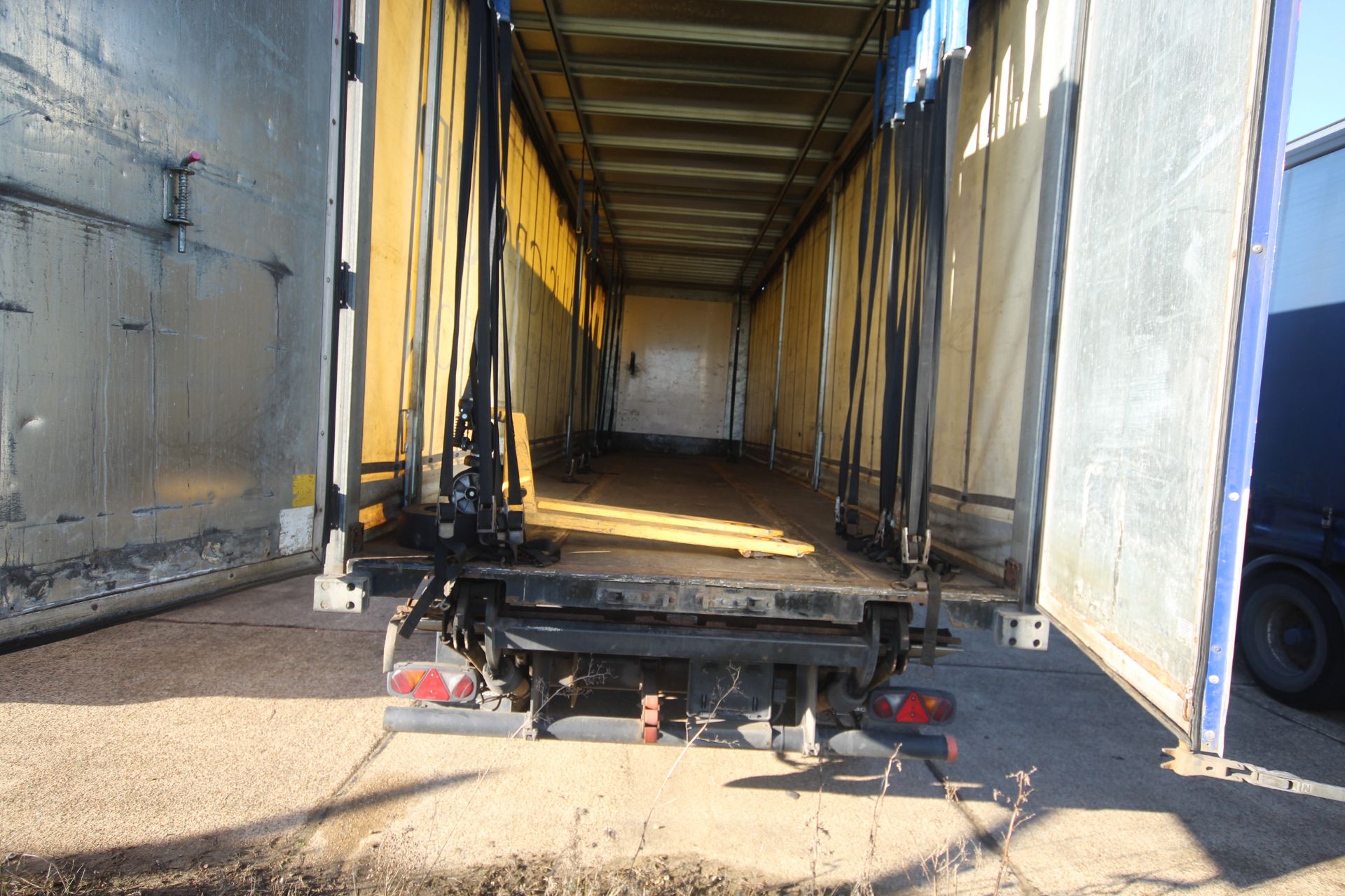 Montracon 33T 10.6m twin axle urban curtain-side trailer. Registration C354189. 2013. MOT until 31/ - Image 57 of 89