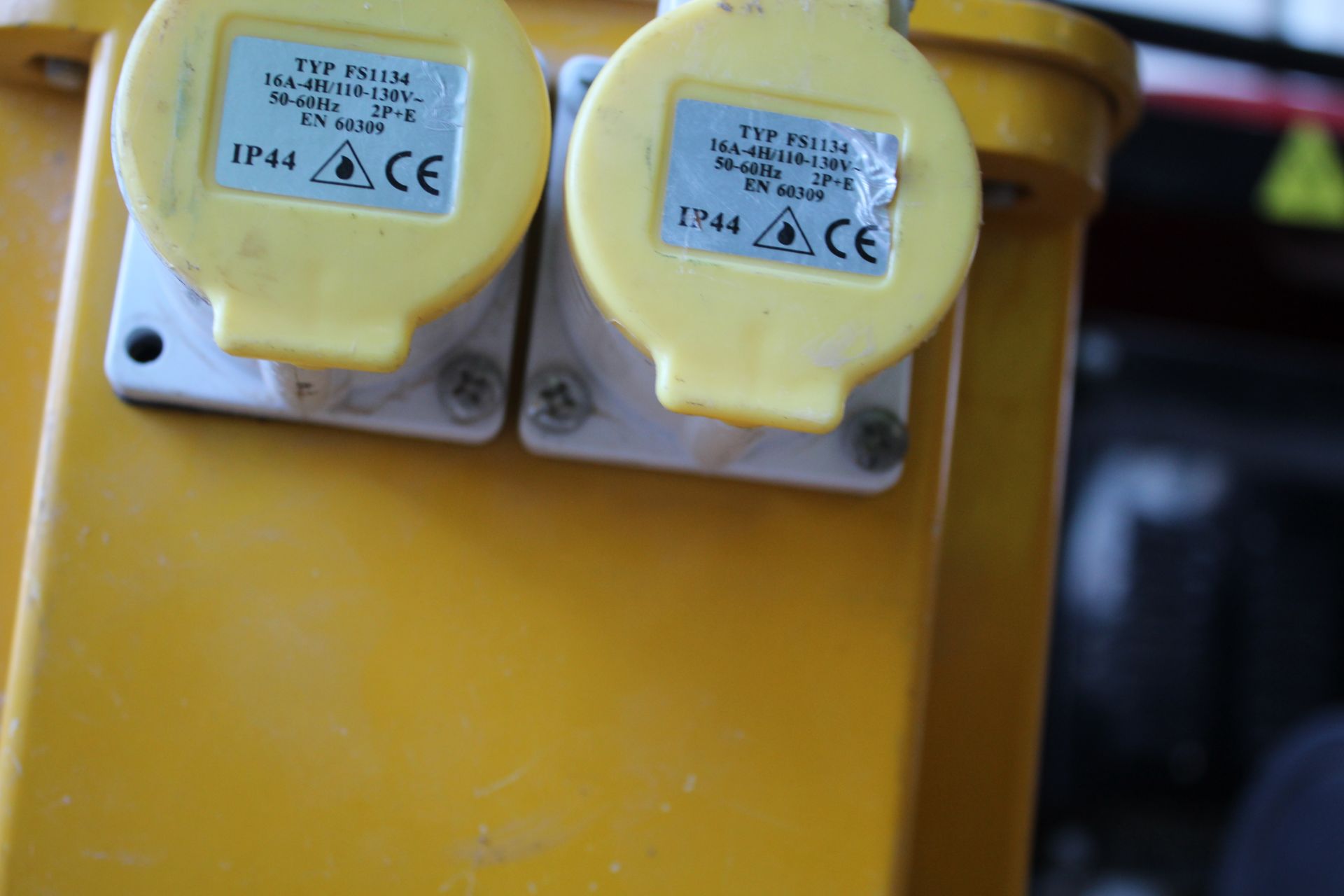 110v transformer. V CAMPSEA ASHE - Bild 3 aus 4