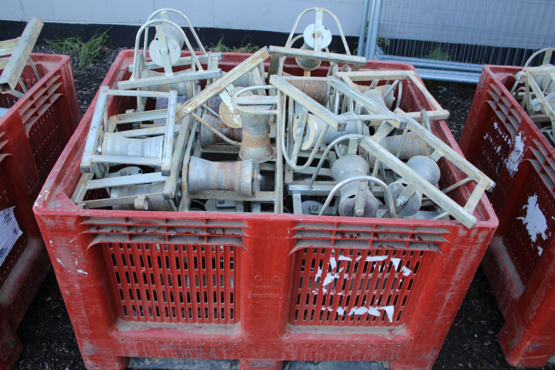 Dolav containing a large quantity of cable rollers. V CAMPSEA ASHE