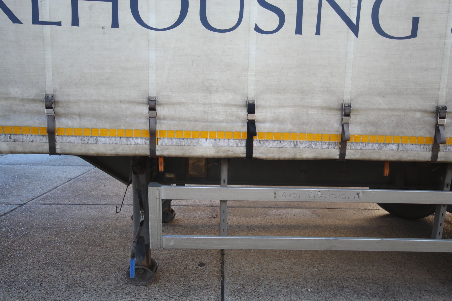 Montracon 33T 10.6m twin axle urban curtain-side trailer. Registration C353990. 2014. MOT until 31/ - Image 17 of 85
