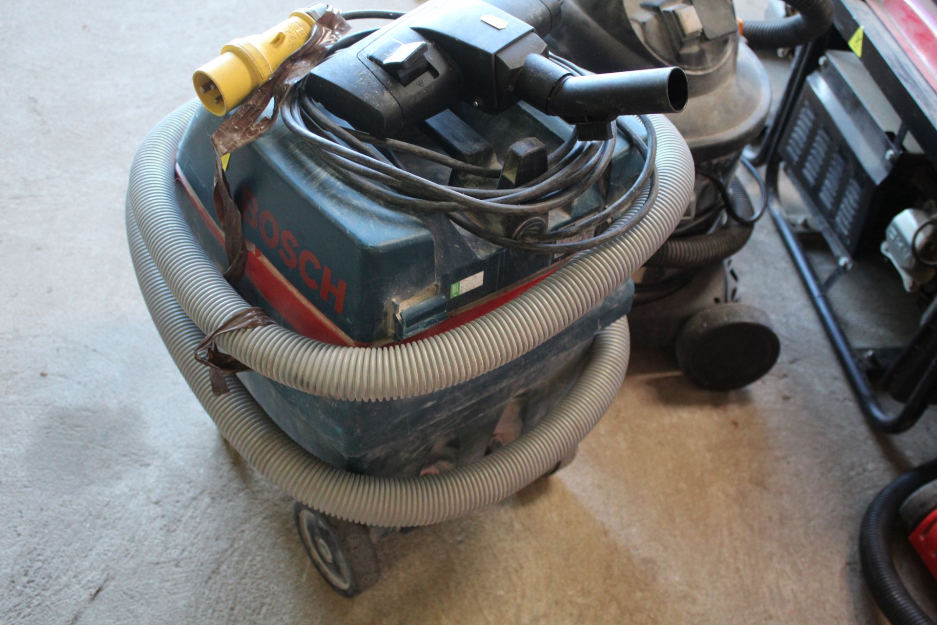 Bosch 110v Professional 16amp vacuum. V CAMPSEA ASHE - Image 4 of 4