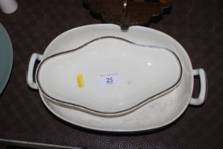 A 19th Century Wedgwood creamware oval serving dis
