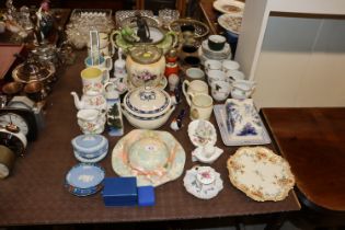 A quantity of various miscellaneous china to inclu