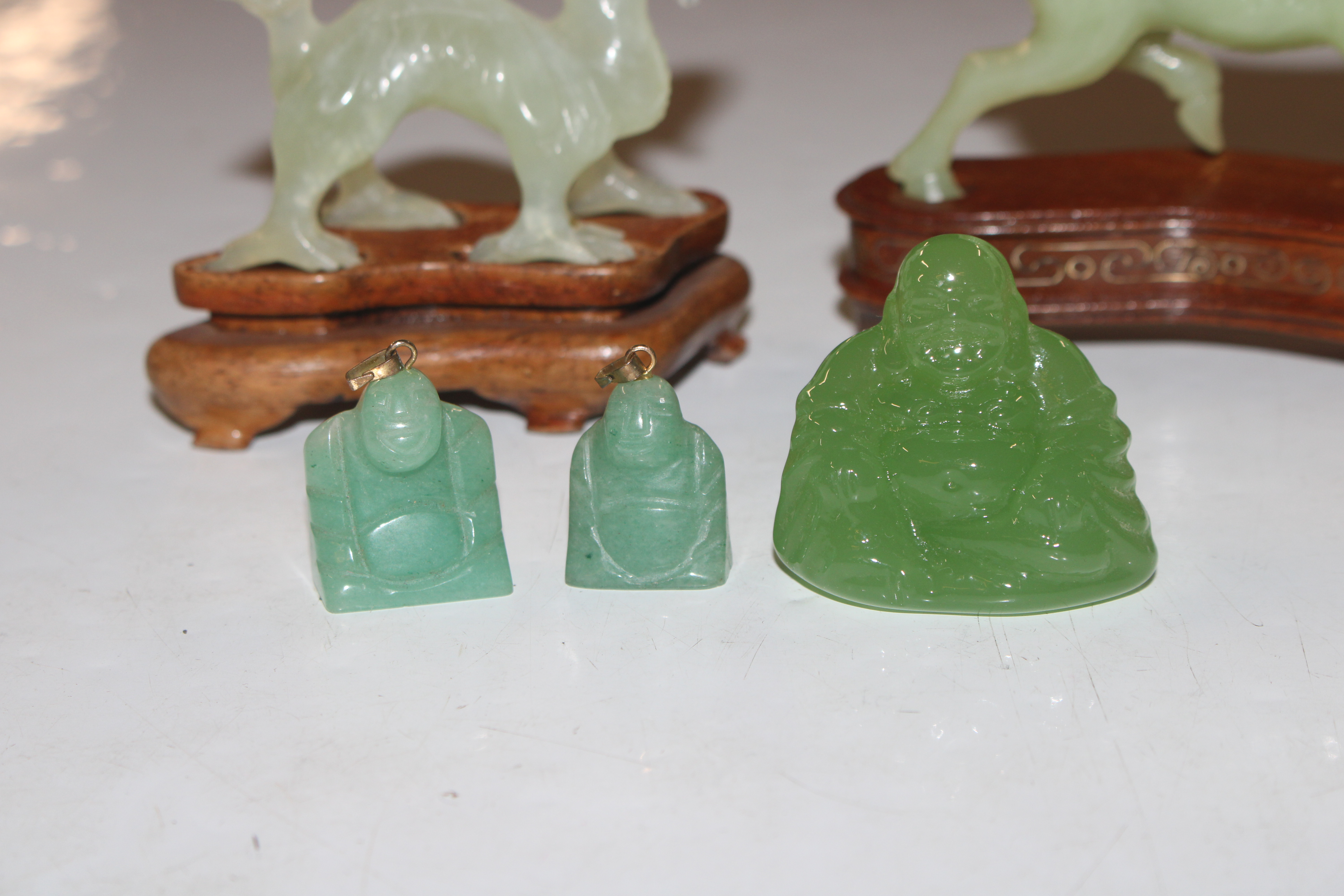 A box of jade coloured ornaments to include dragon - Image 3 of 29