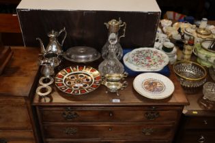 A quantity of silver plated teaware; a Royal Crown